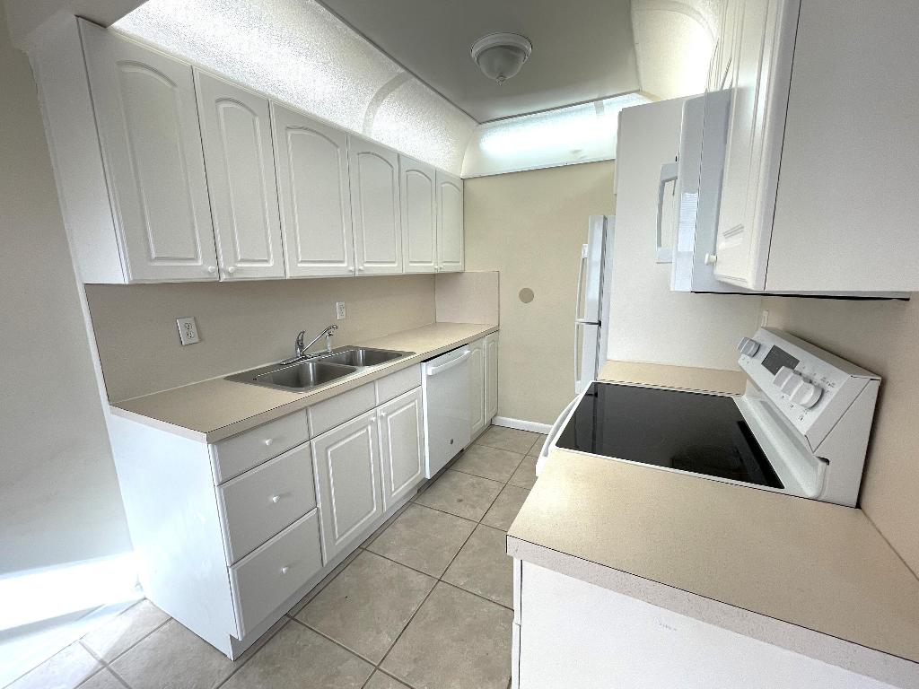 Exeter At Century Village Condo - Residential Lease