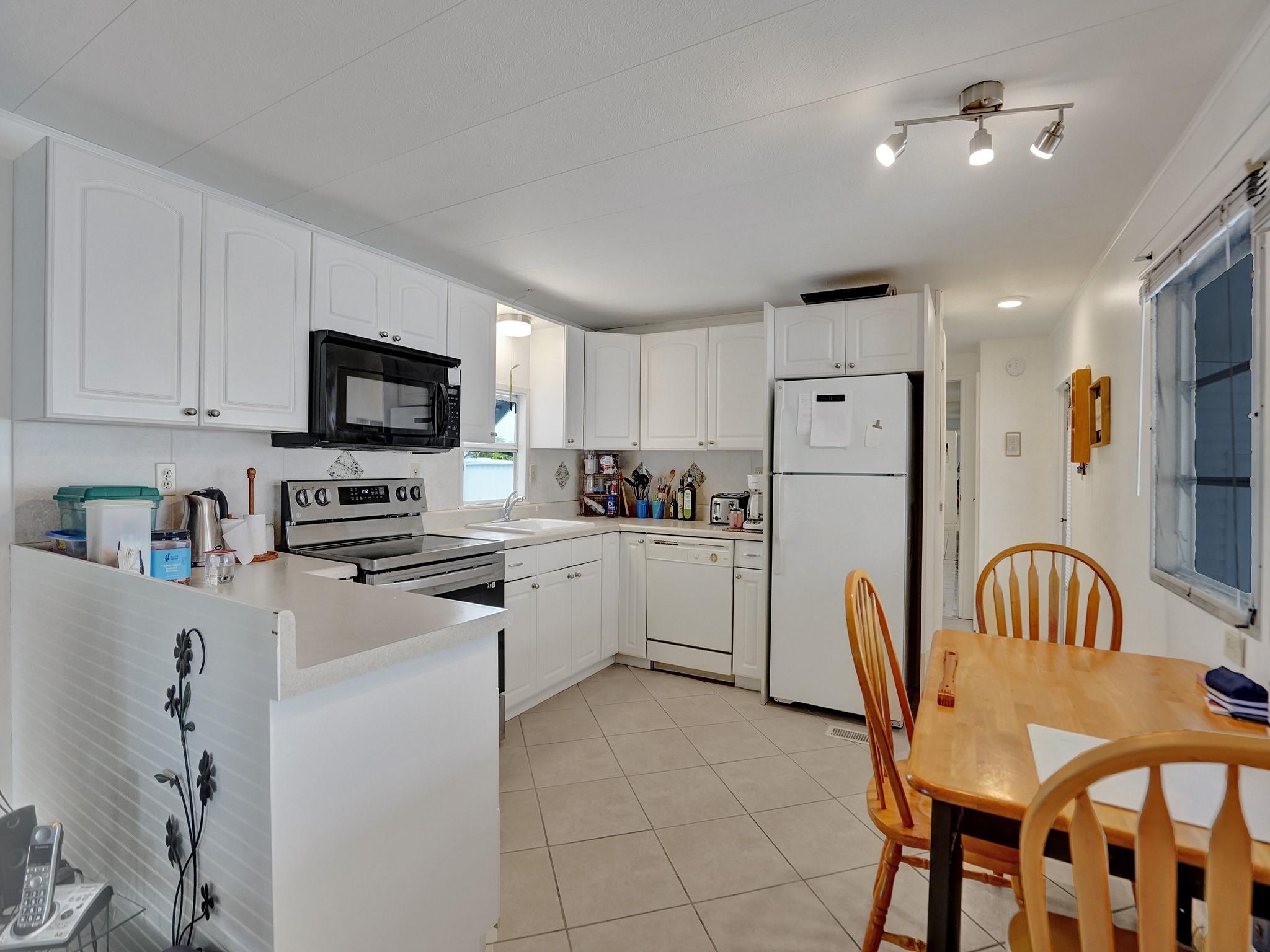 Ravenswood Estates & Mari - Residential