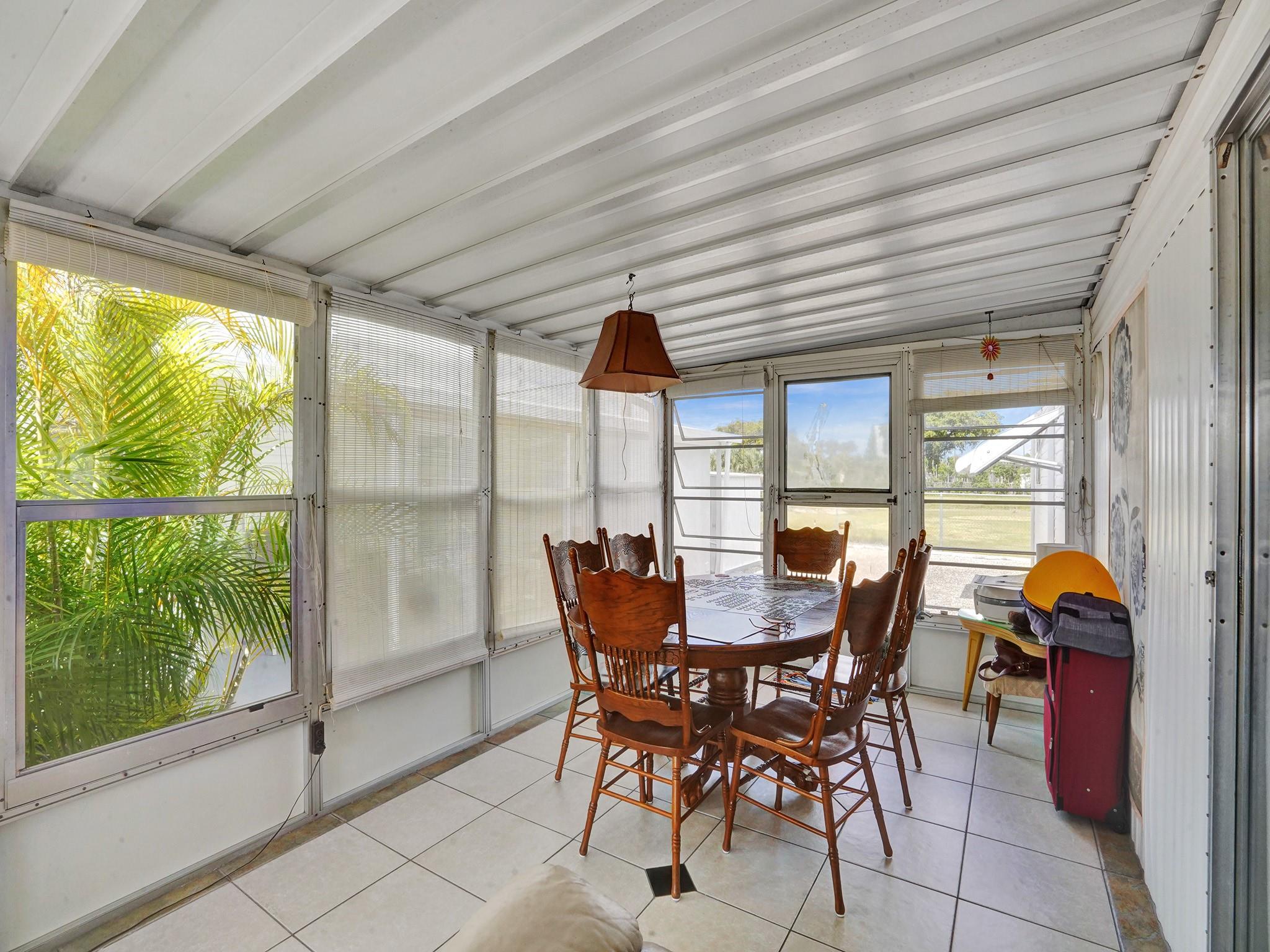 Ravenswood Estates & Mari - Residential