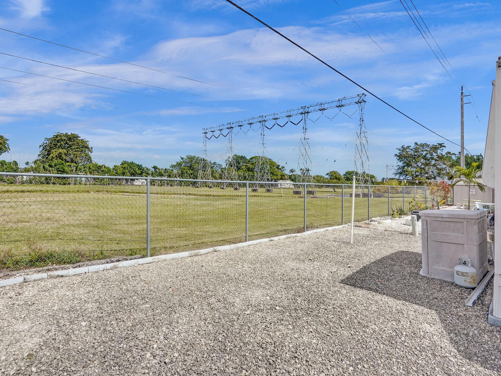 Ravenswood Estates & Mari - Residential