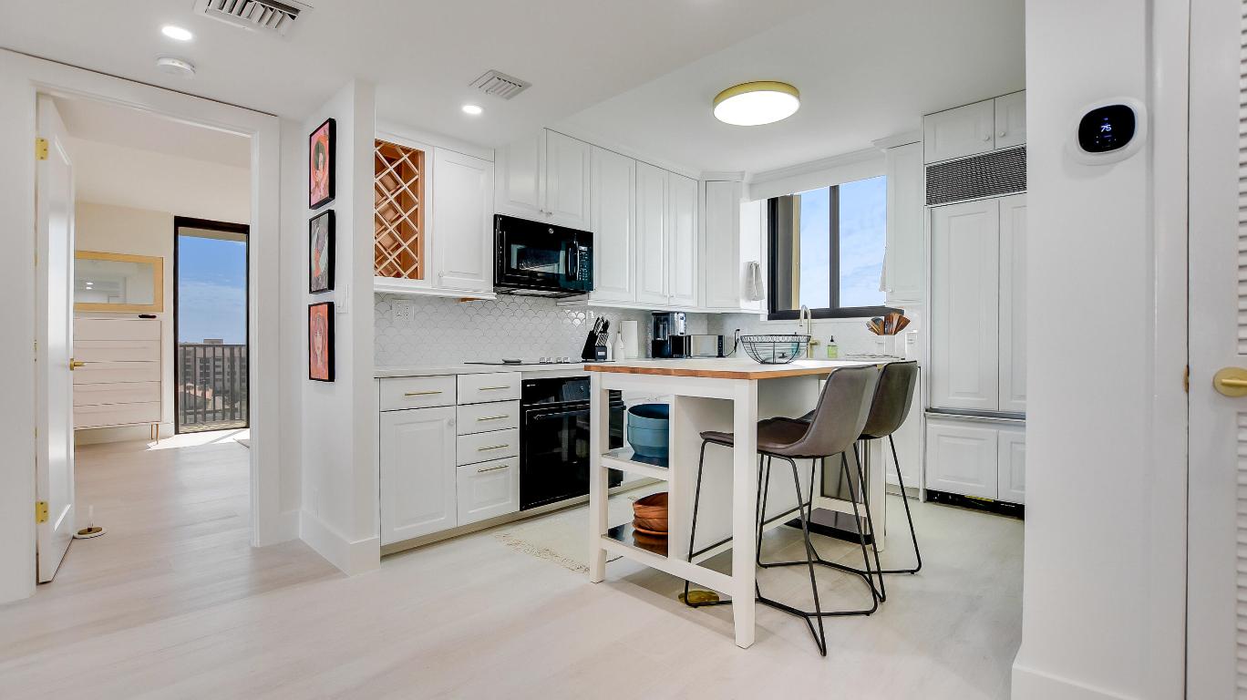 OCEAN TRAIL CONDO IV - Residential Lease