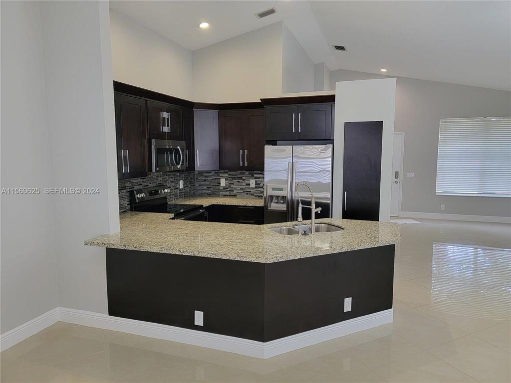 SECTOR 4 NORTH - Residential Lease