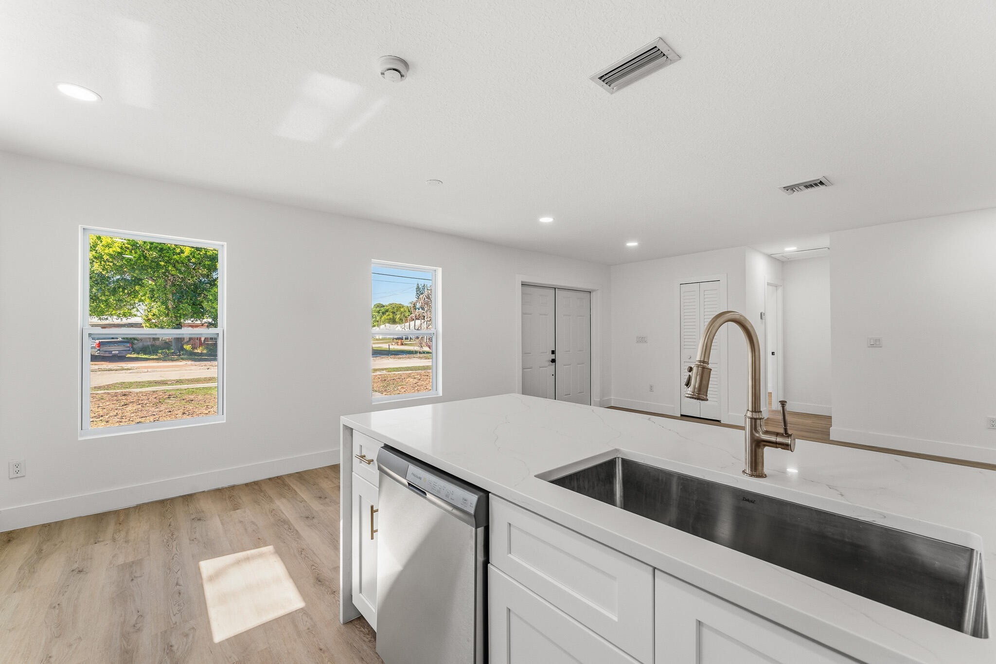 RIVER PARK UNIT 5 - Residential