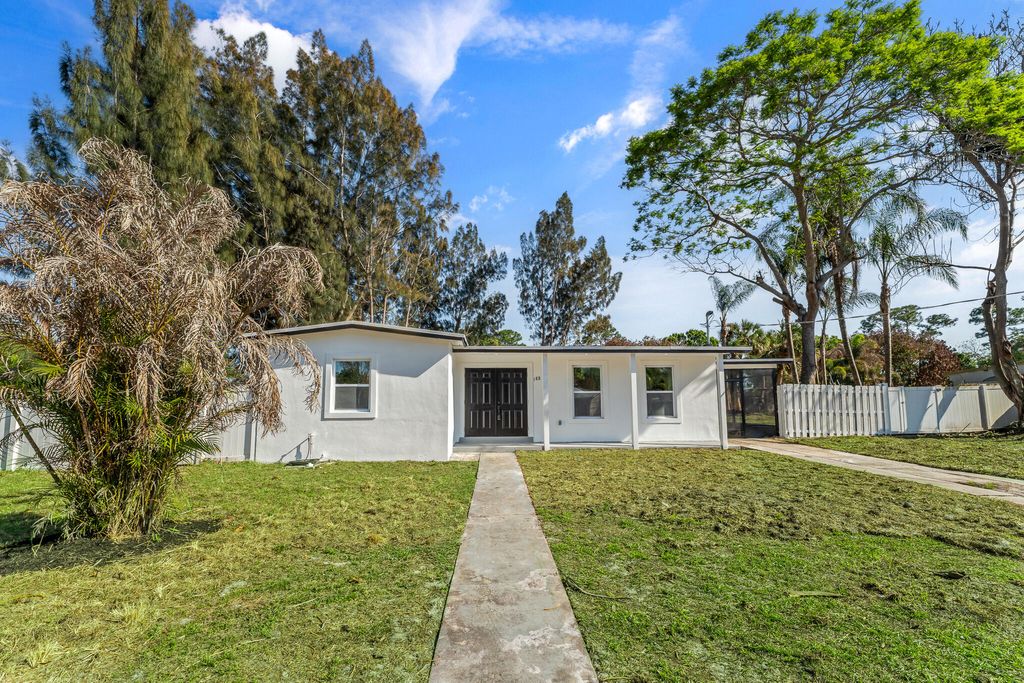 Photo of 188 SE Naranja Avenue, Port Saint Lucie, FL 34983 (MLS # B26008096)