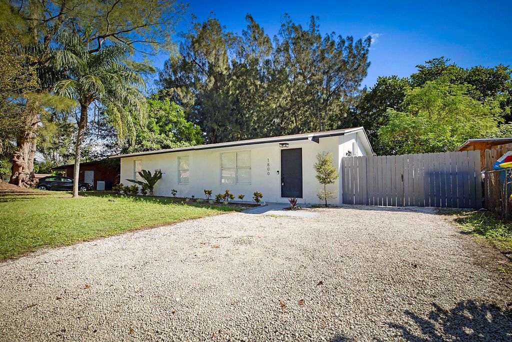 Photo of 1800 NW 14th Avenue, Fort Lauderdale, FL 33311 (MLS # R11132951)