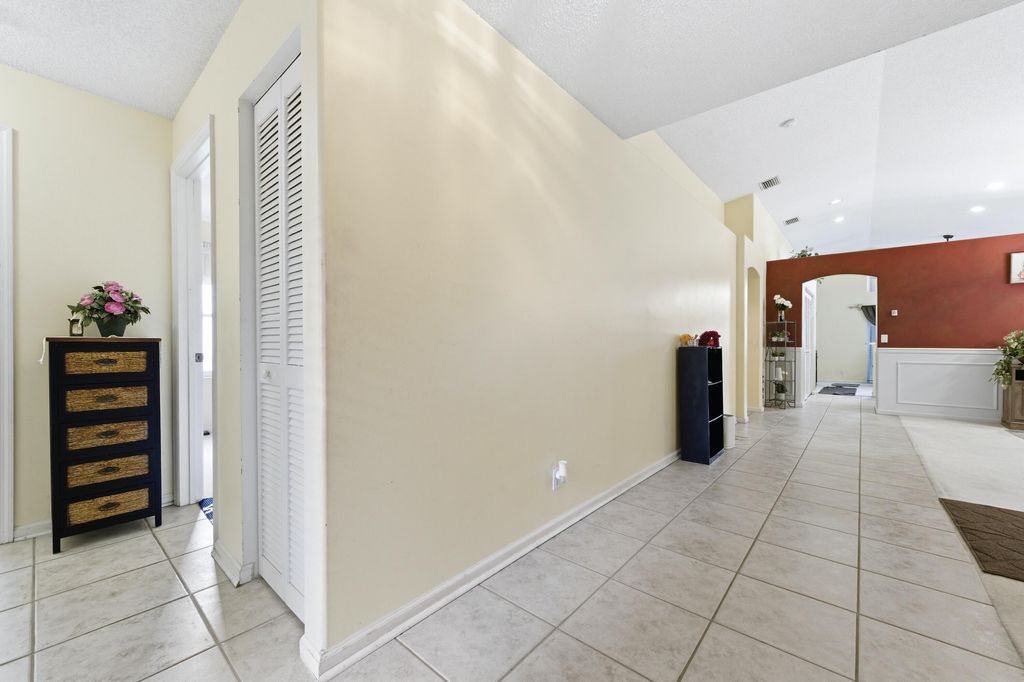 Photo of 5317 Oakmont Village Circle, Lake Worth, FL 33463 (MLS # B26032562)