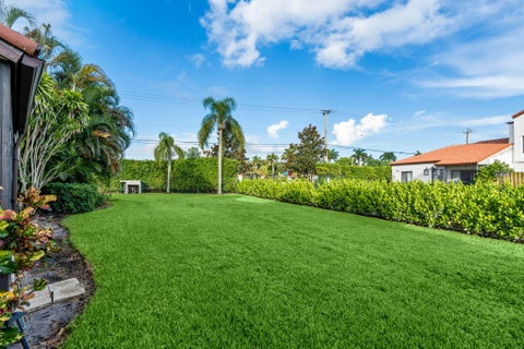 Tiny photo for 13538 FOUNTAIN VIEW Boulevard, Wellington, FL 33414 (MLS # B26070423)