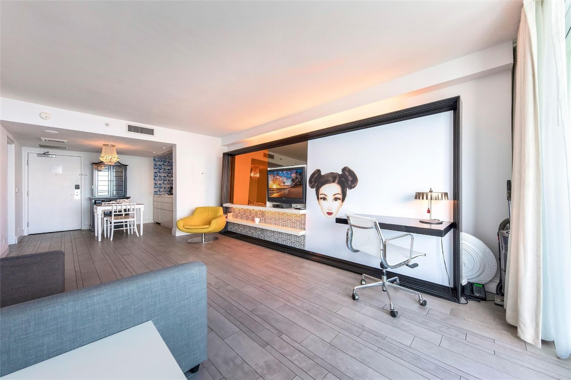 Mondrian - Residential