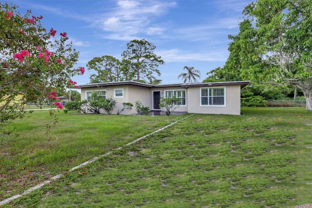 Photo of 3701 S Avenue, Fort Pierce, FL 34947 (MLS # R11115315)