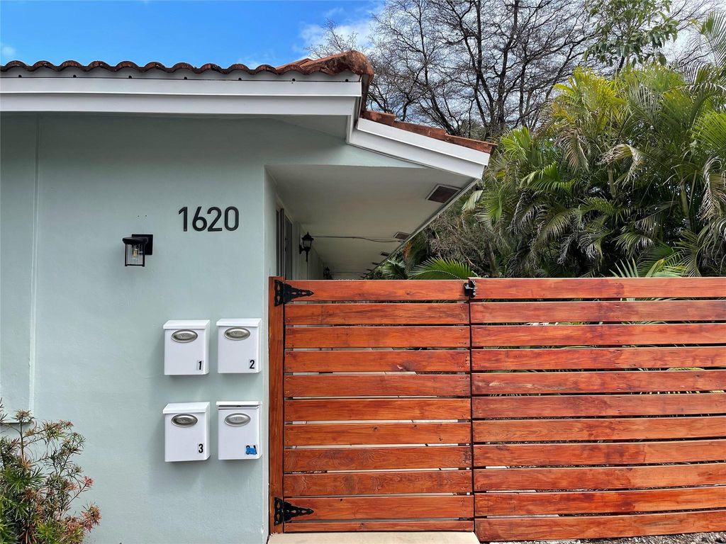 Photo of 1620 NE 20th Avenue #3, Fort Lauderdale, FL 33305 (MLS # F10420257)