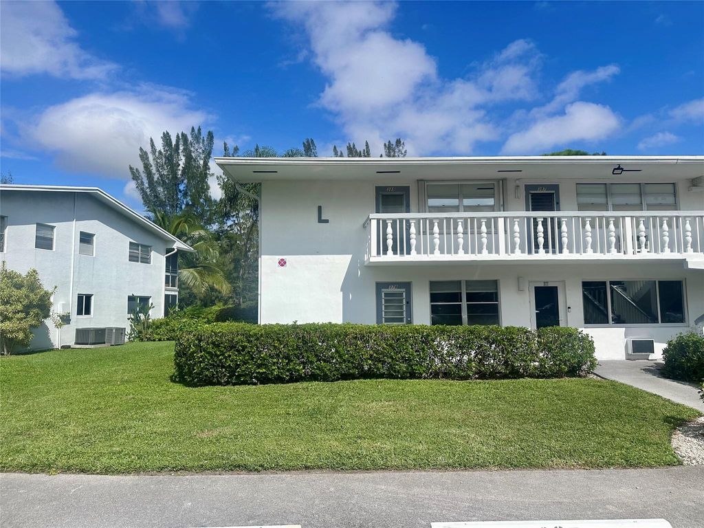 Photo of 378 Durham L #378, Deerfield Beach, FL 33442 (MLS # F10517452)