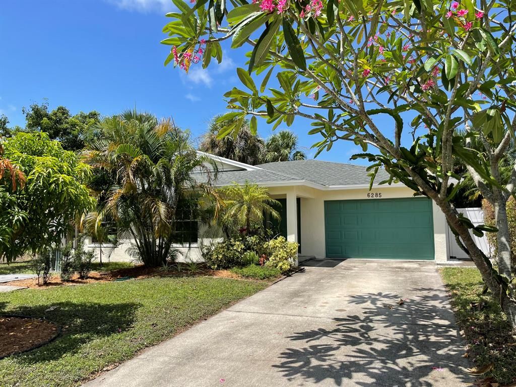 Photo of 6285 Pompano Street, Jupiter, FL 33458 (MLS # R10742226)