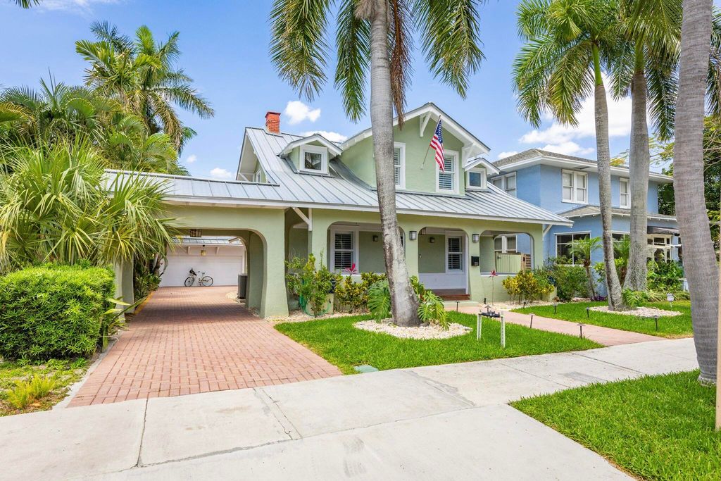 Photo of 1605 Georgia Avenue, West Palm Beach, FL 33401 (MLS # B26012106)