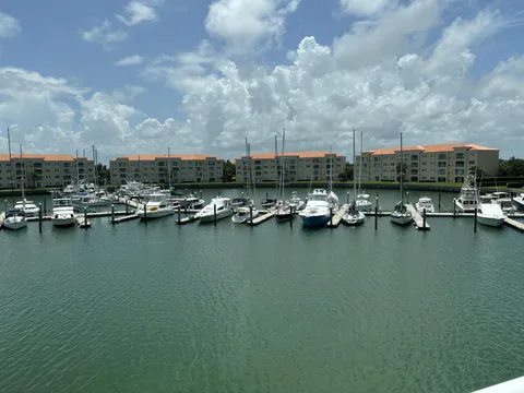10 Harbour Isle Drive E Unit 302, Fort Pierce, FL MLS: R11011115