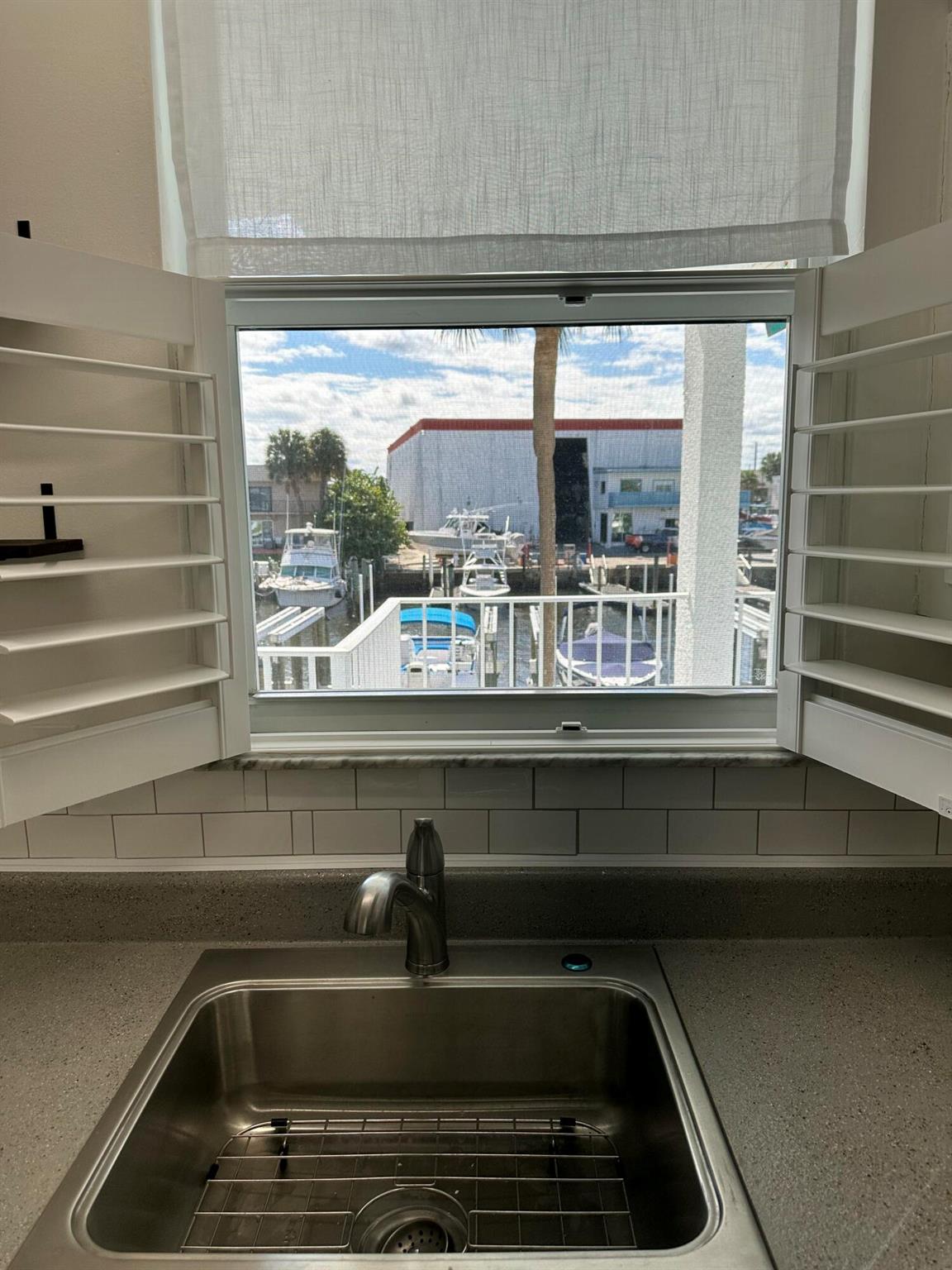 PARADISE VILLAS CONDO - Residential Lease