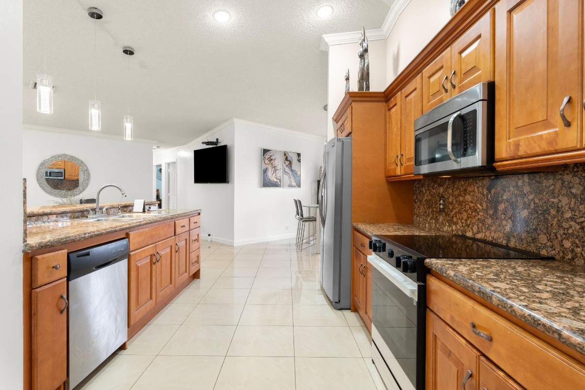 Royal Palm Village 131-35 - Residential