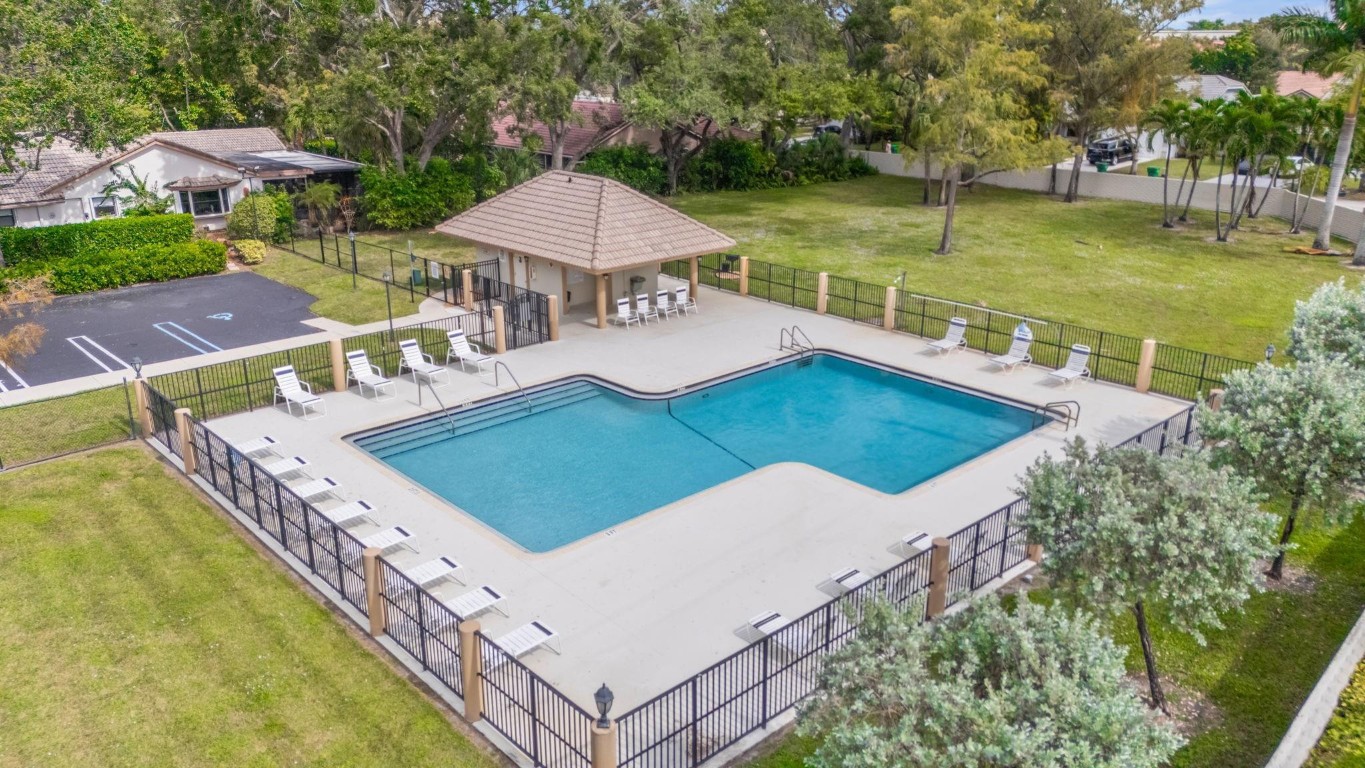 Royal Palm Village 131-35 - Residential