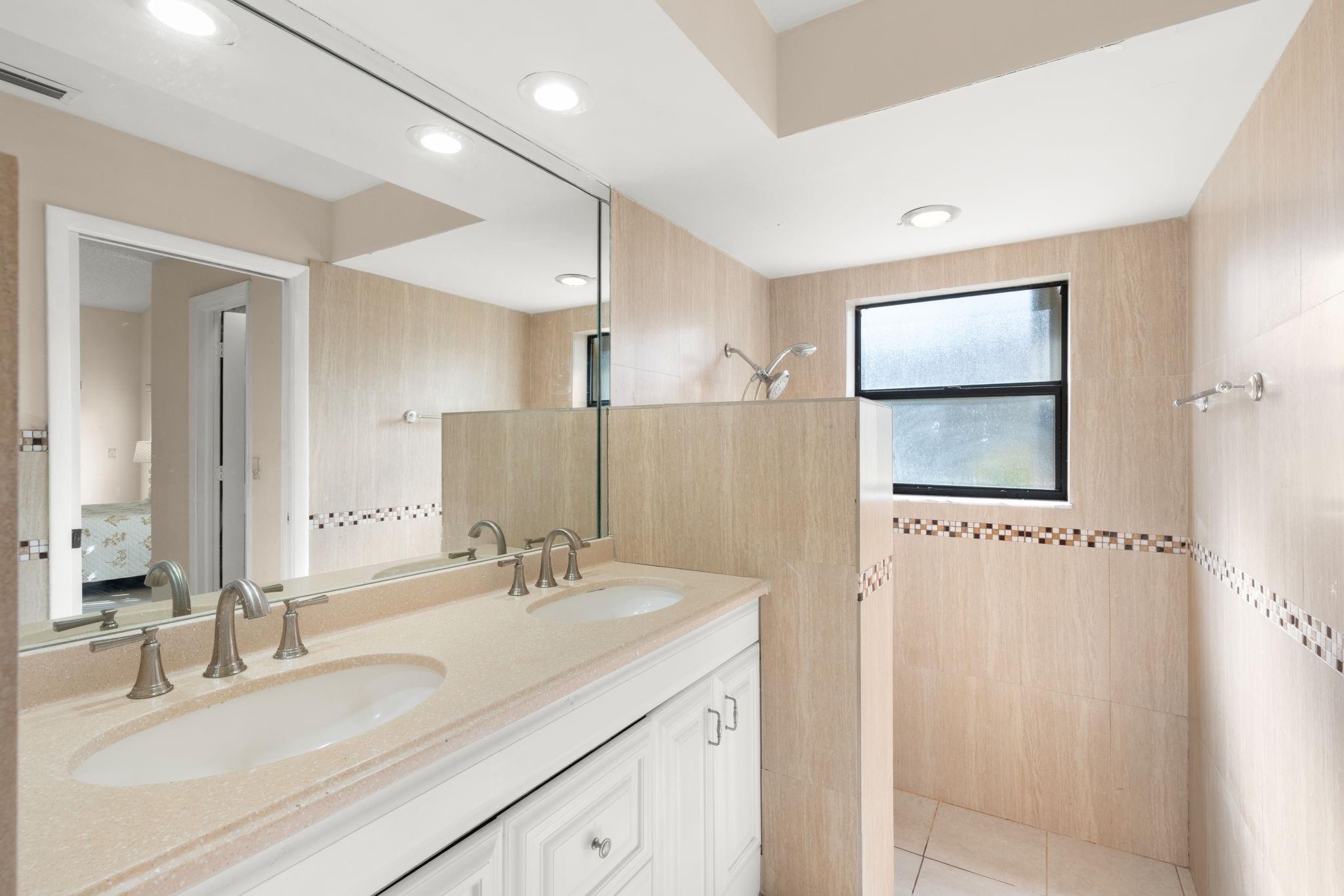 Royal Palm Village 131-35 - Residential