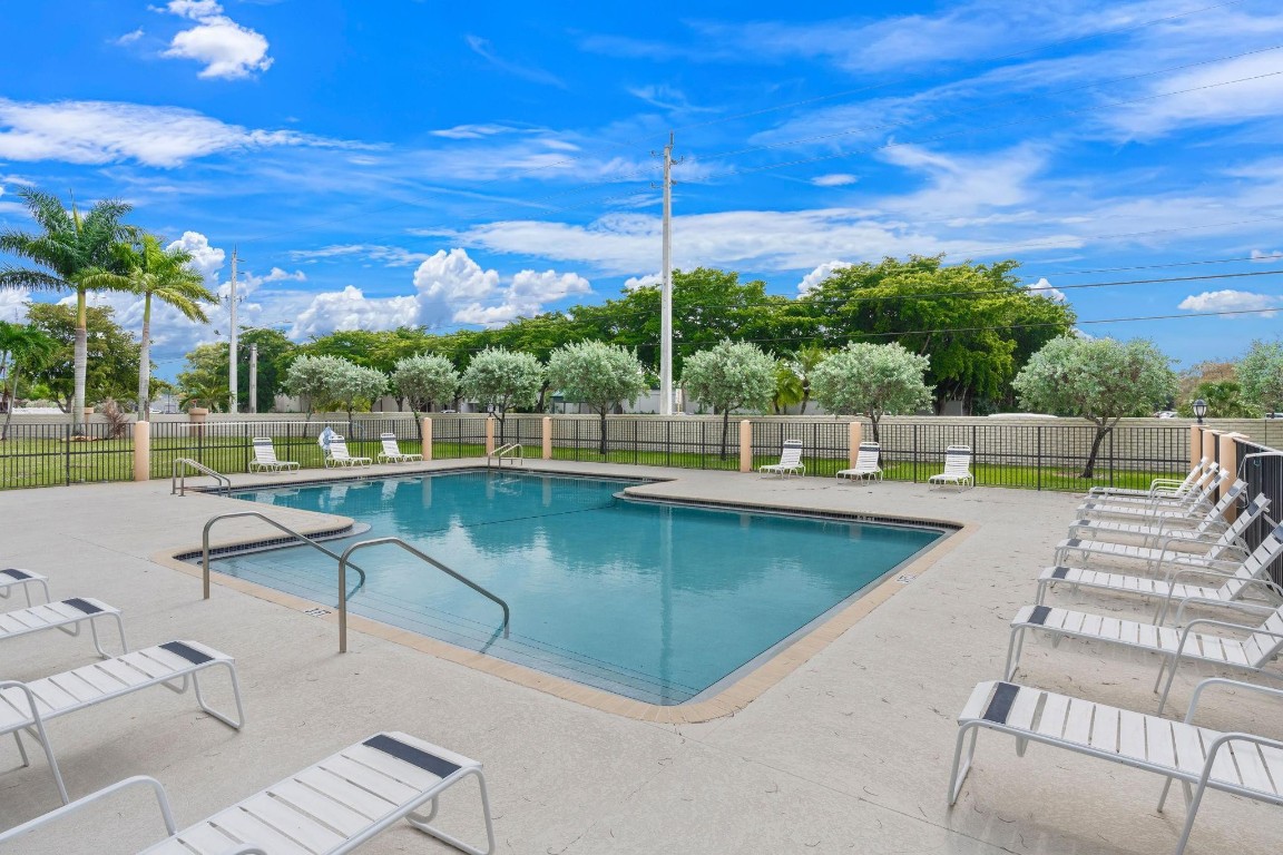 Royal Palm Village 131-35 - Residential