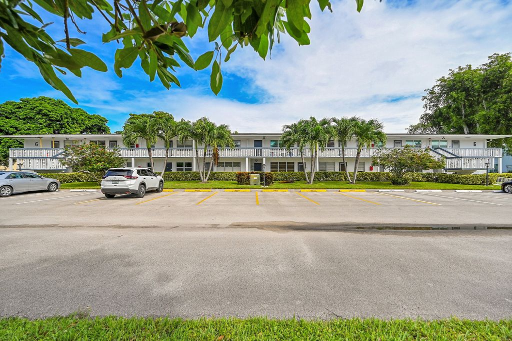 Photo of 154 Upminster G #154, Deerfield Beach, FL 33442 (MLS # B26006742)