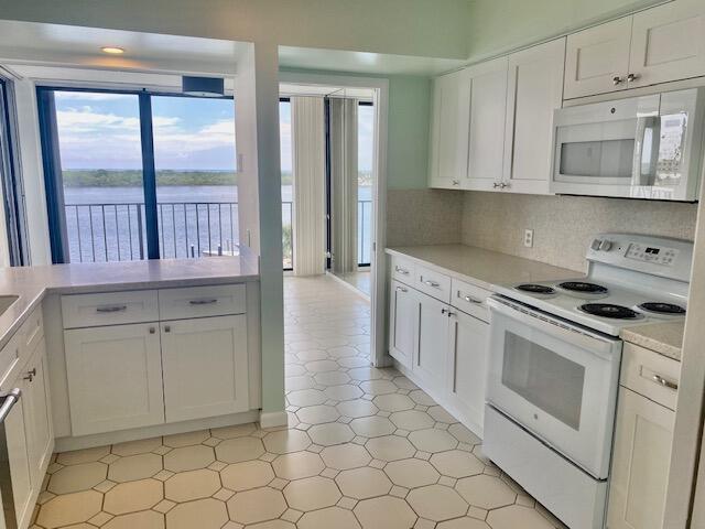 OLD PORT COVE CONDO QUAY SOUTH - Residential