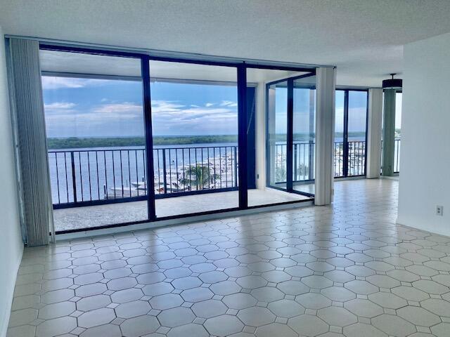 OLD PORT COVE CONDO QUAY SOUTH - Residential