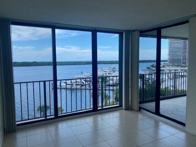 OLD PORT COVE CONDO QUAY SOUTH - Residential