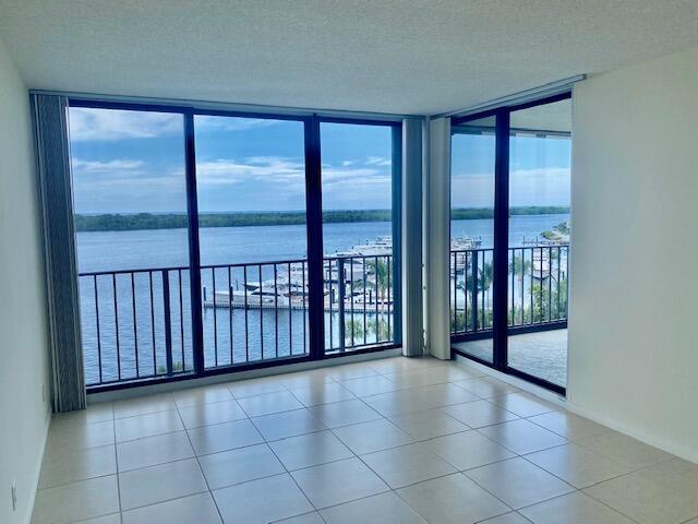 OLD PORT COVE CONDO QUAY SOUTH - Residential