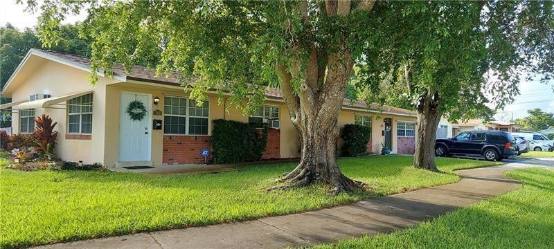 Photo of 738 SW 5th Avenue, Hallandale Beach, FL 33009 (MLS # B26069002)