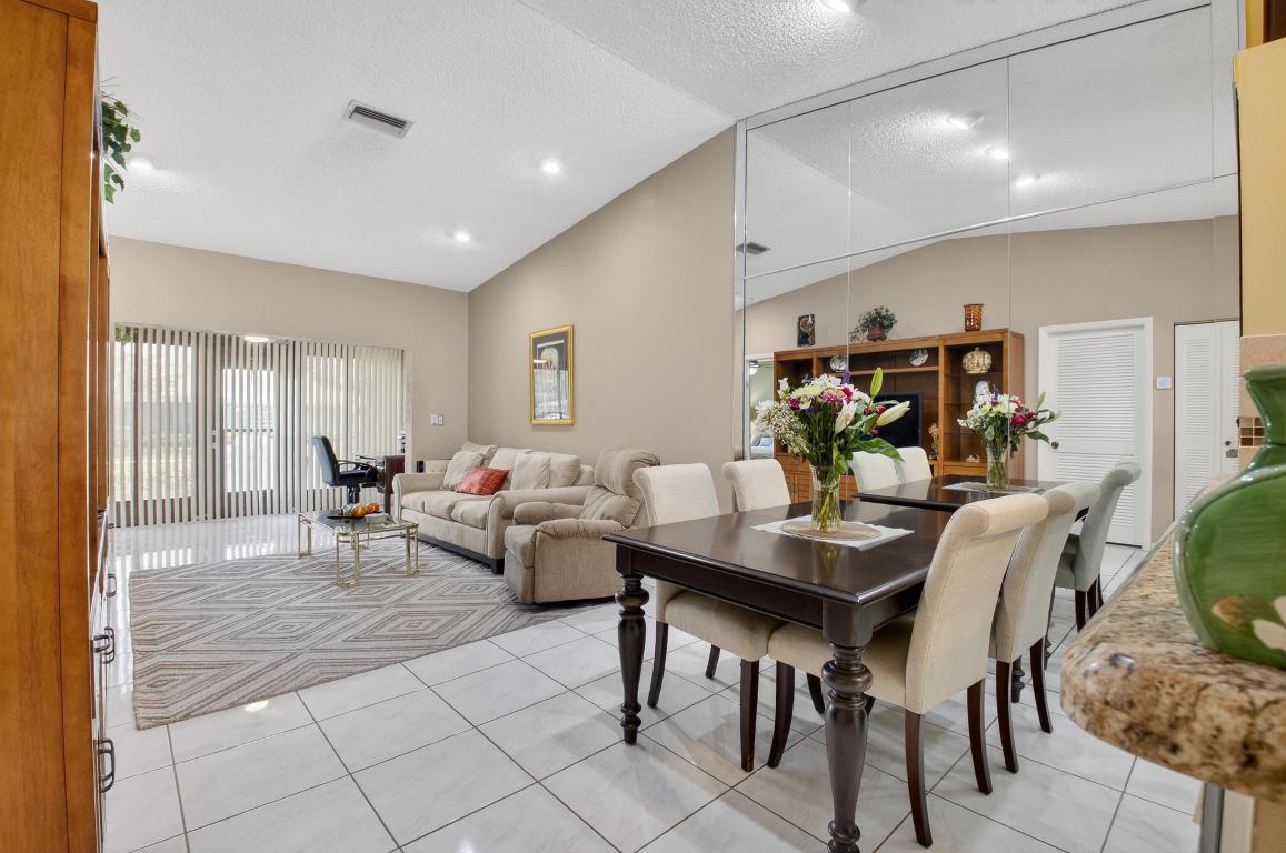 WHISPER WALK/GREENLEAF - Residential