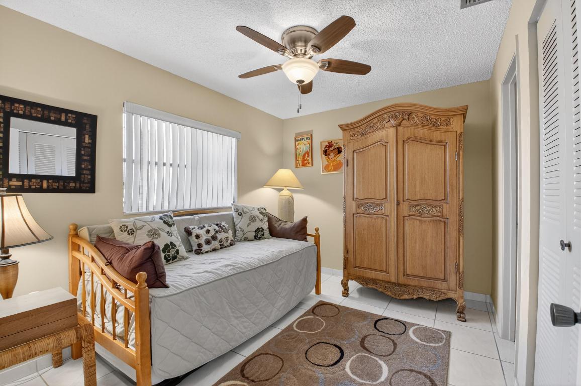 WHISPER WALK/GREENLEAF - Residential