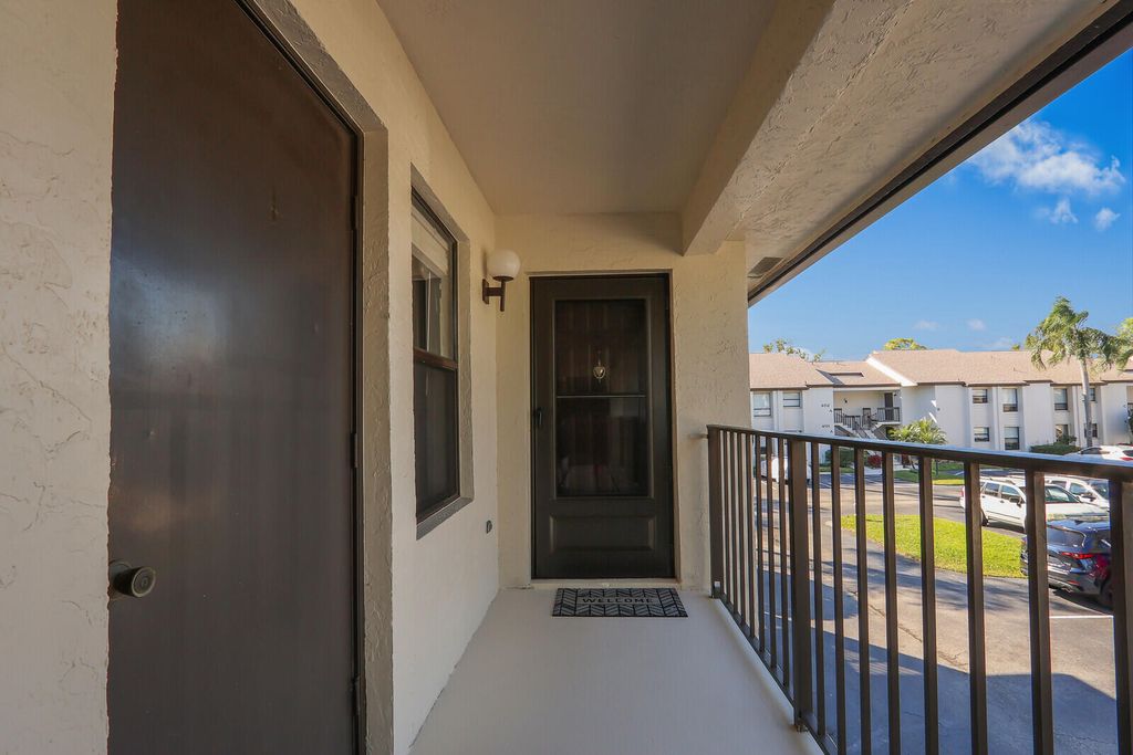 Photo of 1102 Wingfoot Drive #D, Jupiter, FL 33458 (MLS # R11066008)