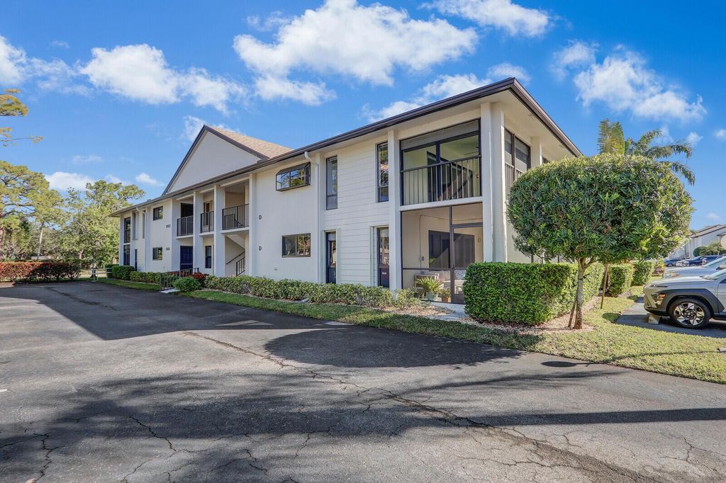 Photo of 1102 Wingfoot Drive #D, Jupiter, FL 33458 (MLS # R11066008)