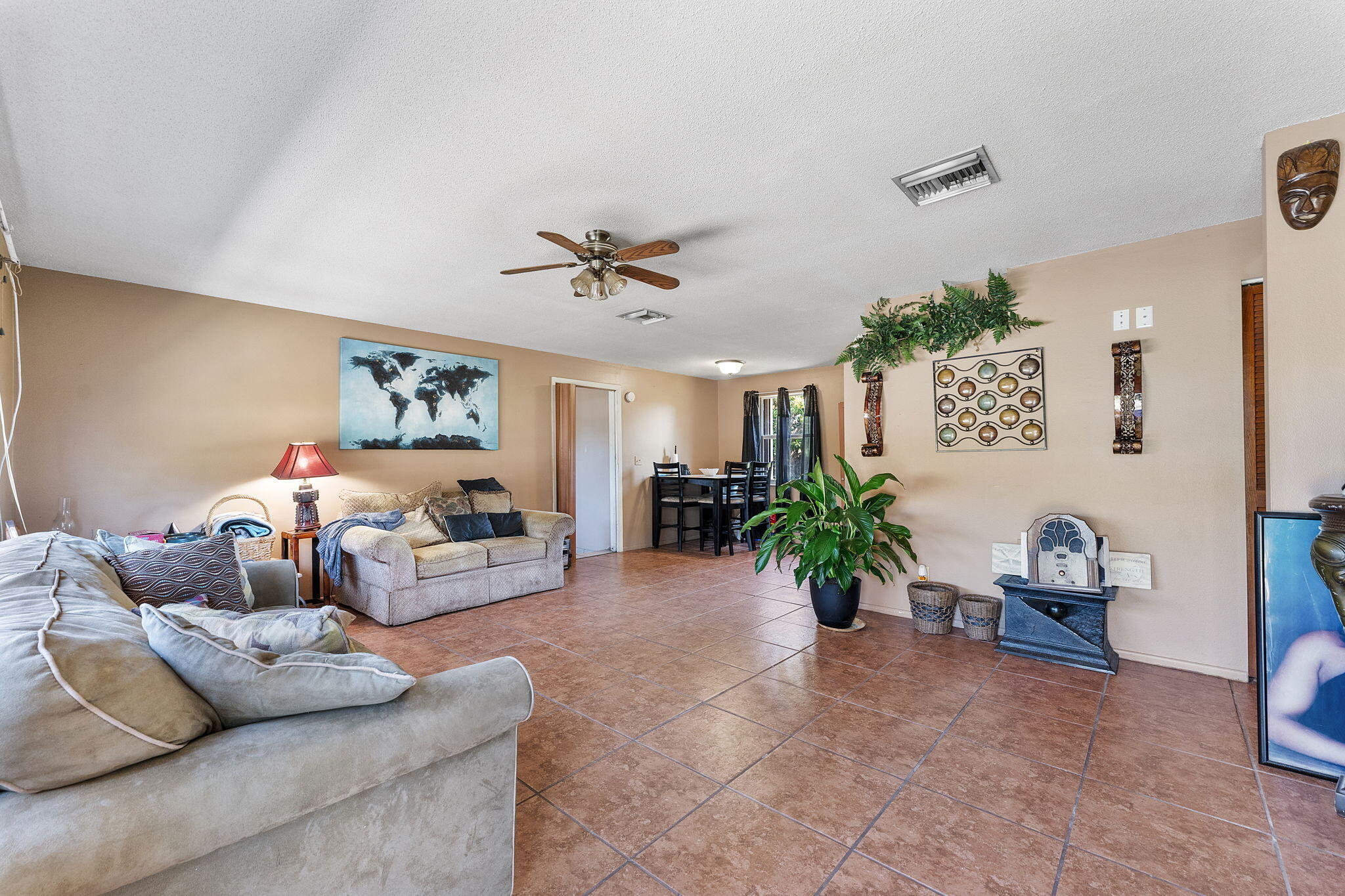 3177 SE Golden Gate Avenue