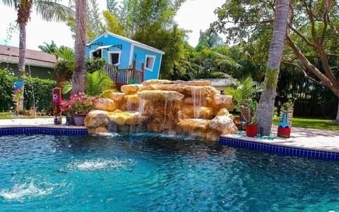 7444 Seabreeze Dr