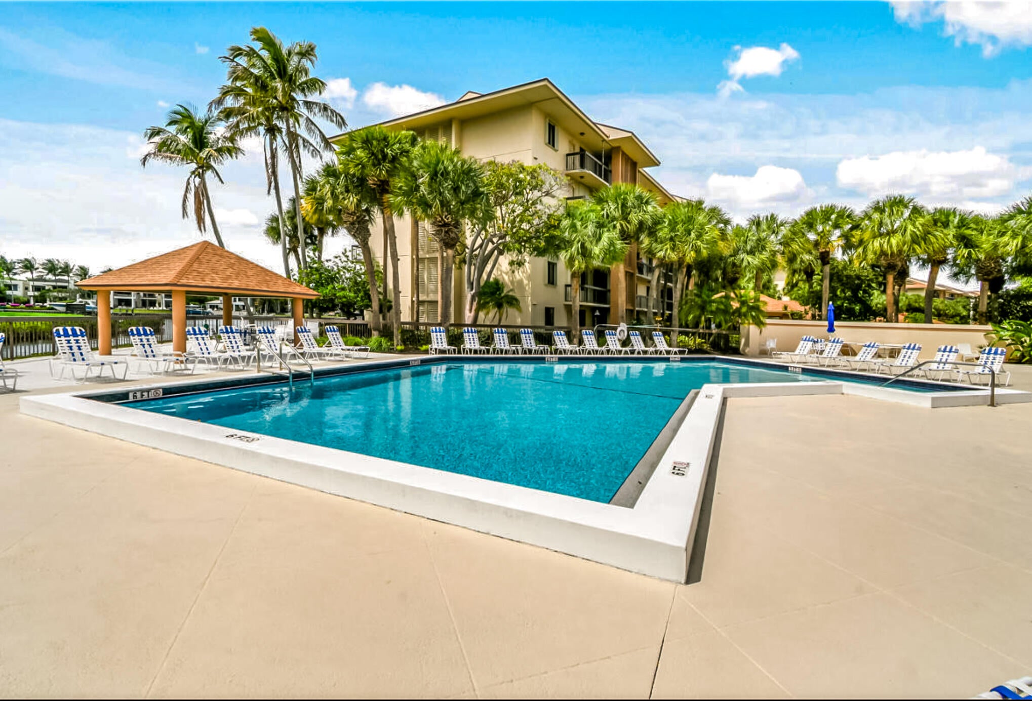 1701 Marina Isle Way 103, Jupiter FL 33477