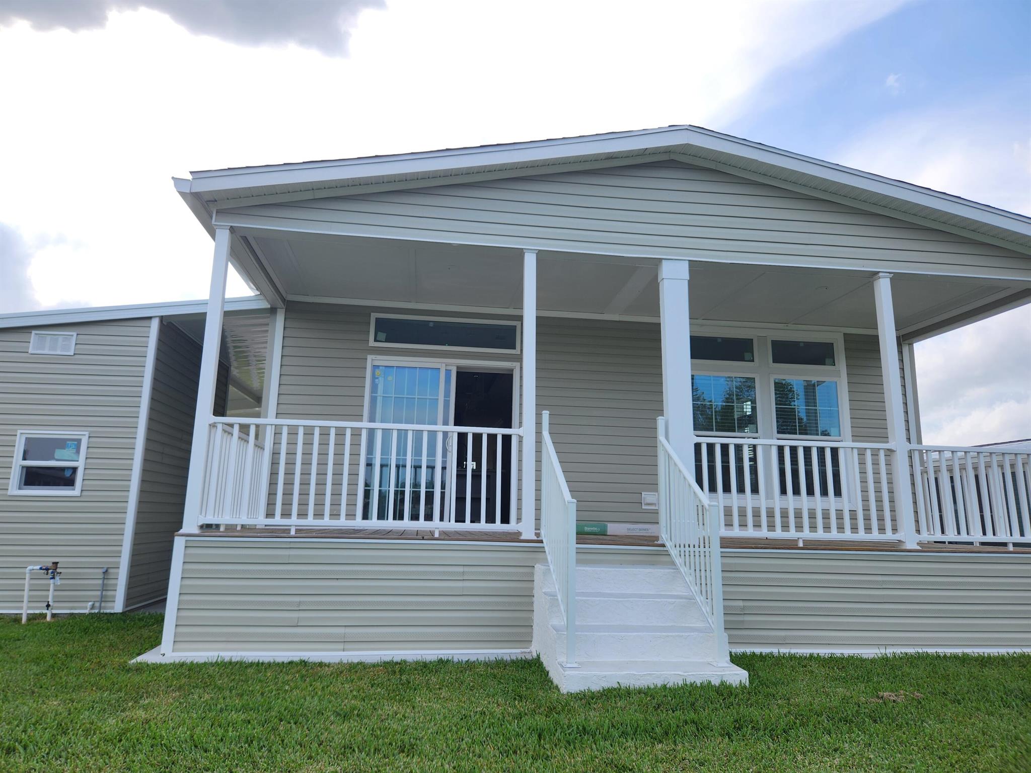 8206 E Bitterbush Lane, Port St Lucie, FL, 34952/$219,995 2 8206 E Bitterbush Lane
