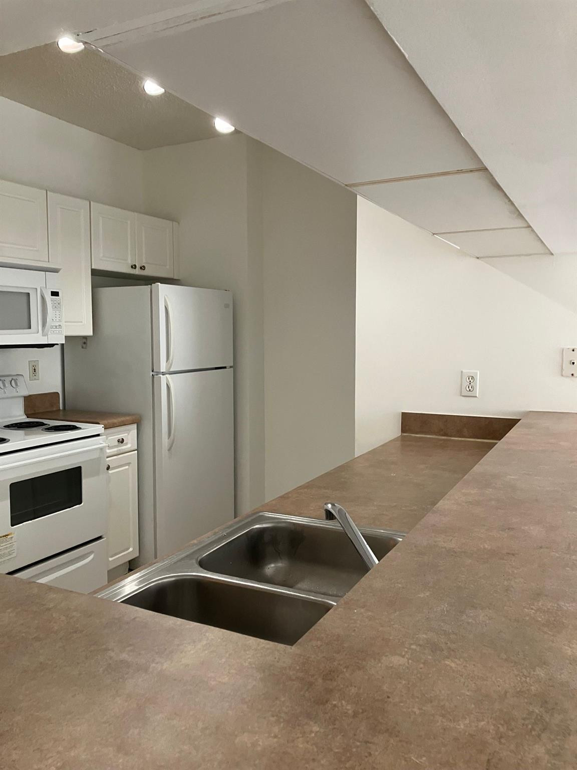 Porto Bellagio Condo - Residential Lease