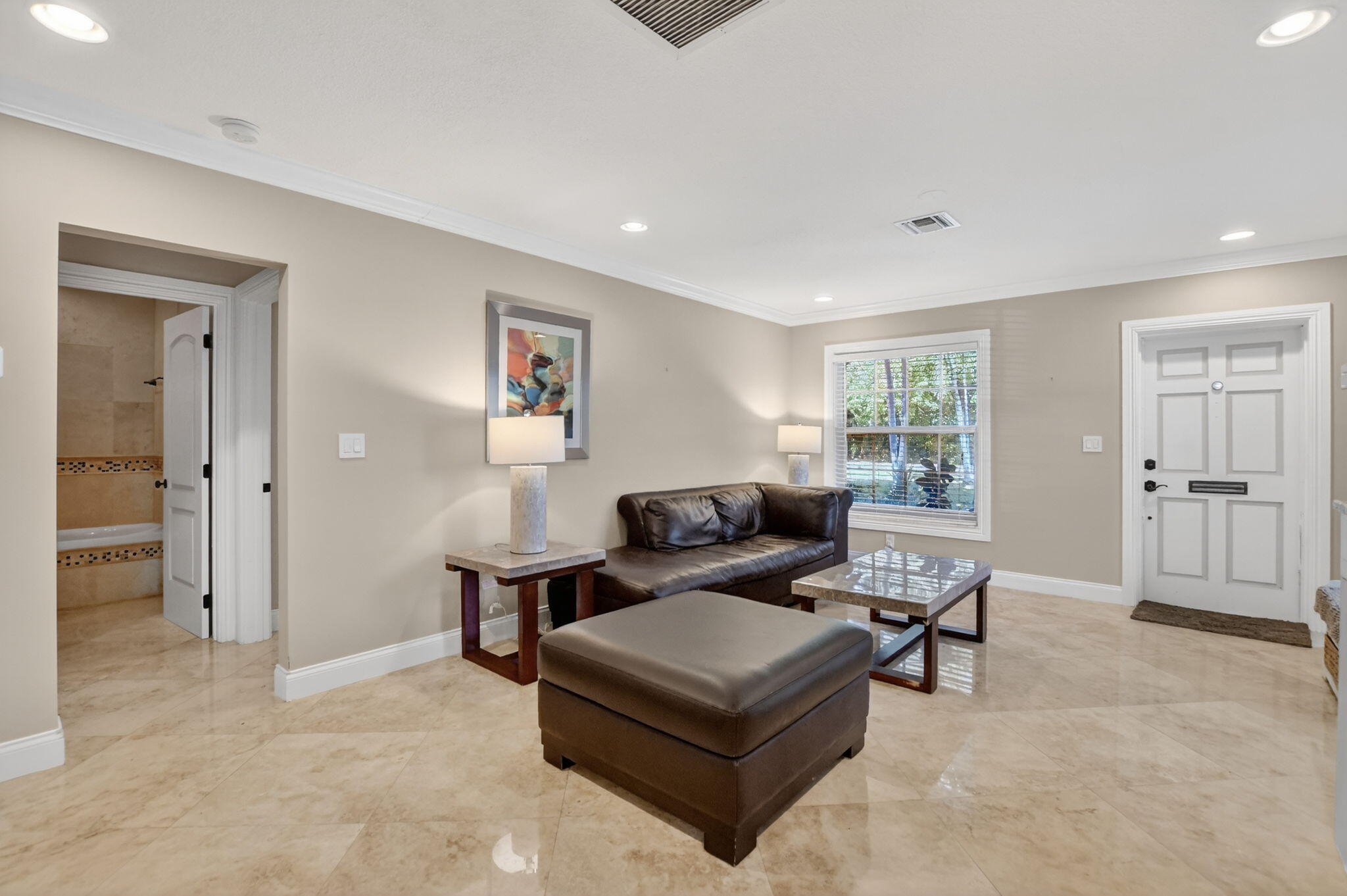 770 E Camino Real 0010