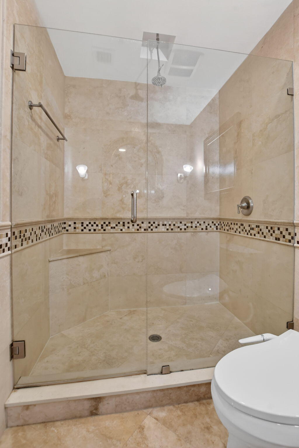 SEVEN SEVENTY EAST CAMINO REAL - Residential