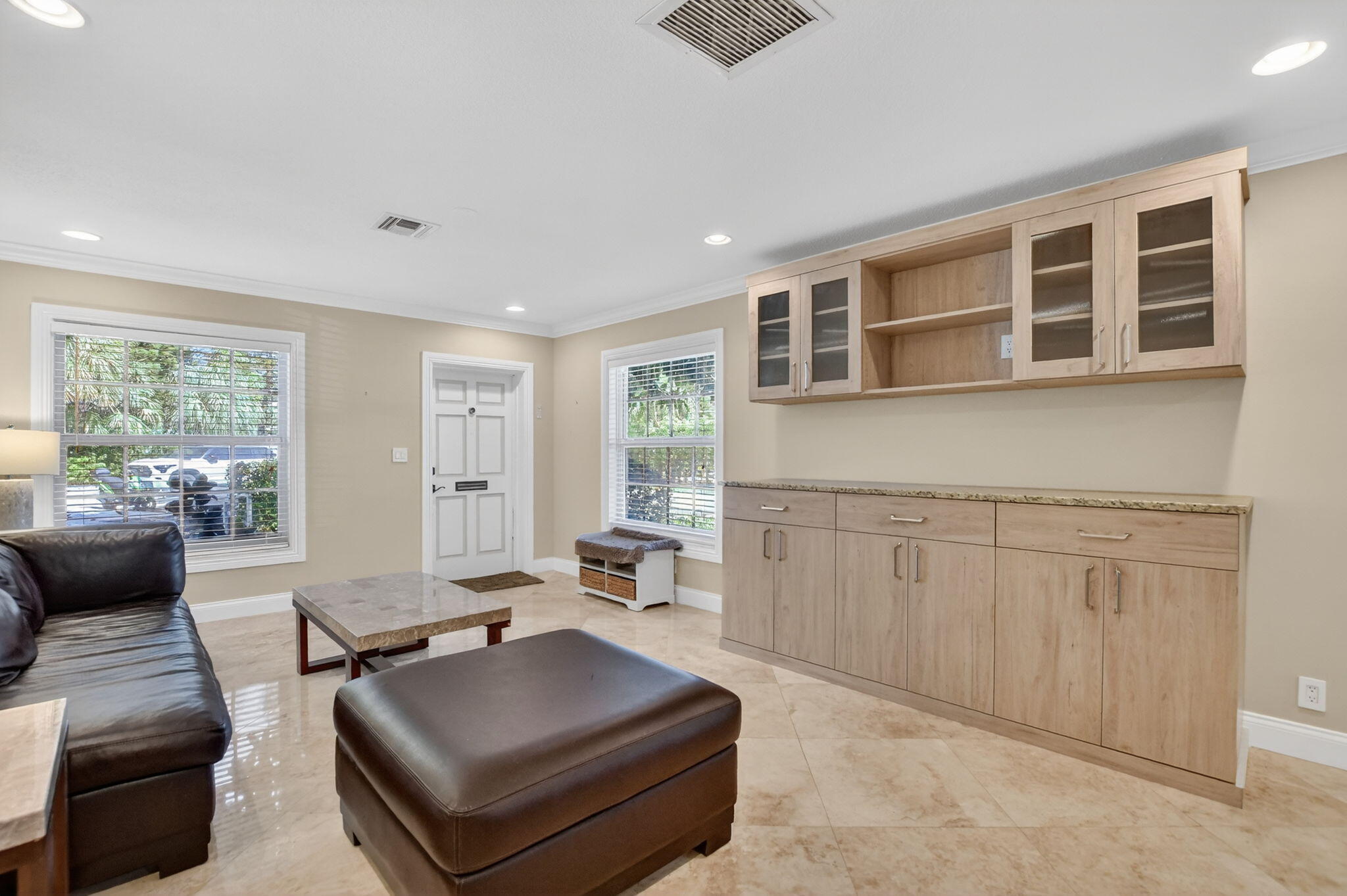 770 E Camino Real 0010