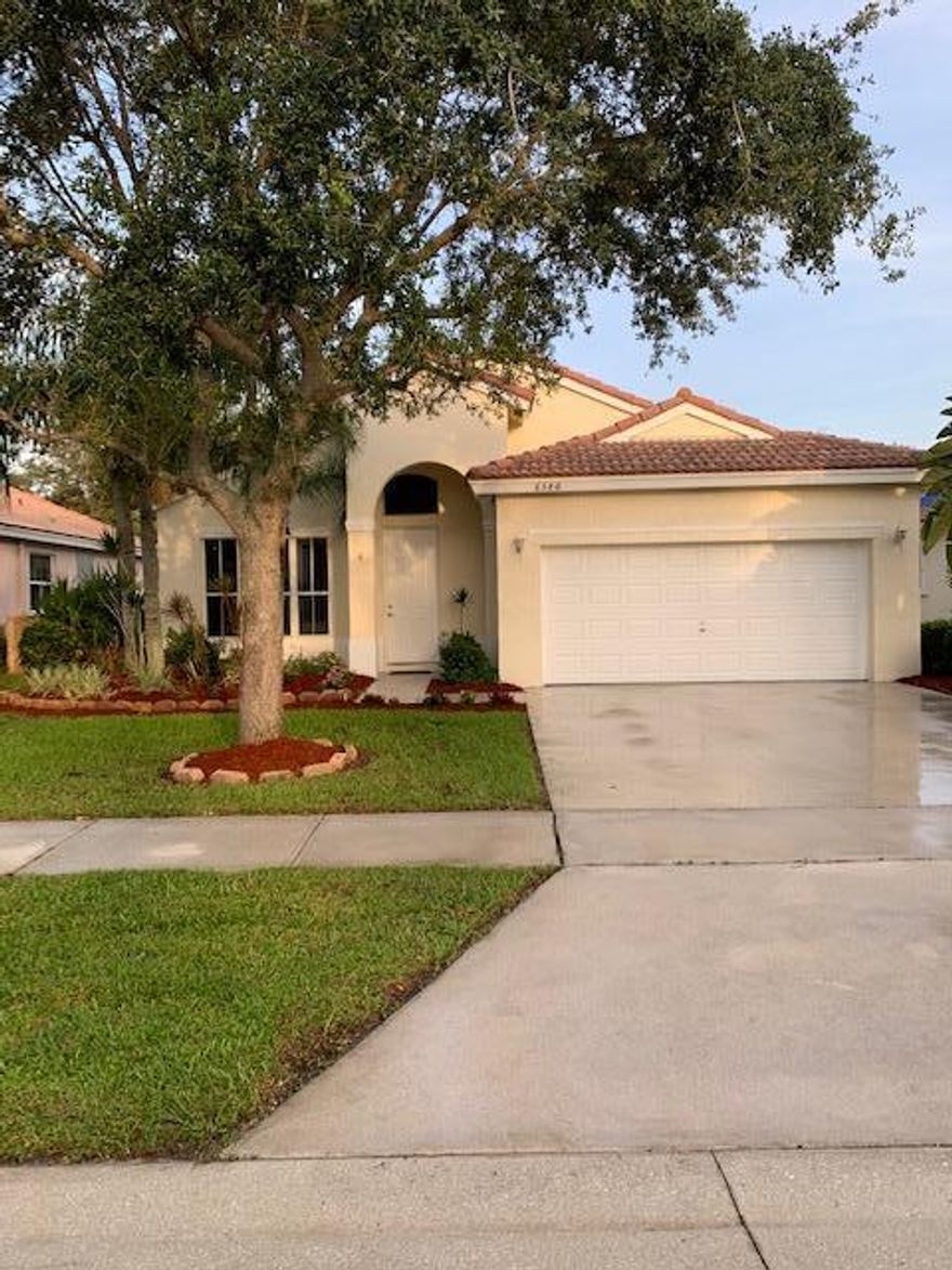 Quiet location in a gated community. lawn care included. SS appliances. side by side frig with ice and water. front loading W/D. large open floor plan with lots of tile. pocket lights. split .. auto garage door opener.comm pool. BBQ area and play ground. zoned sprinklers. shutters. Hurricane film on windows that also saves on energy bills, programmable thermostat,  fenced yard. screened patio with fan. Fans in all rooms, NO PIT BULLS