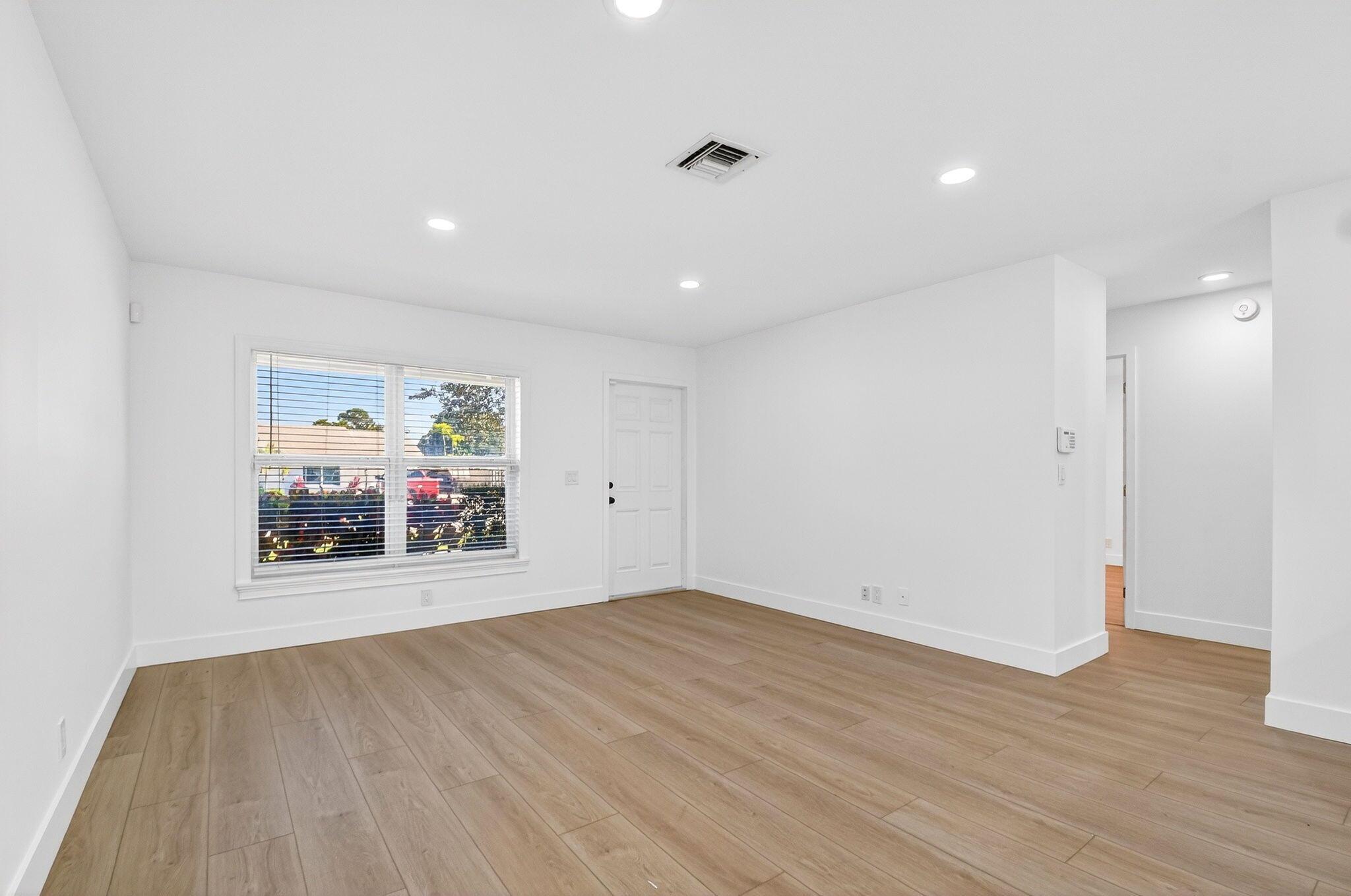 CONCEPT HOMES OF LANTANA - Residential Lease