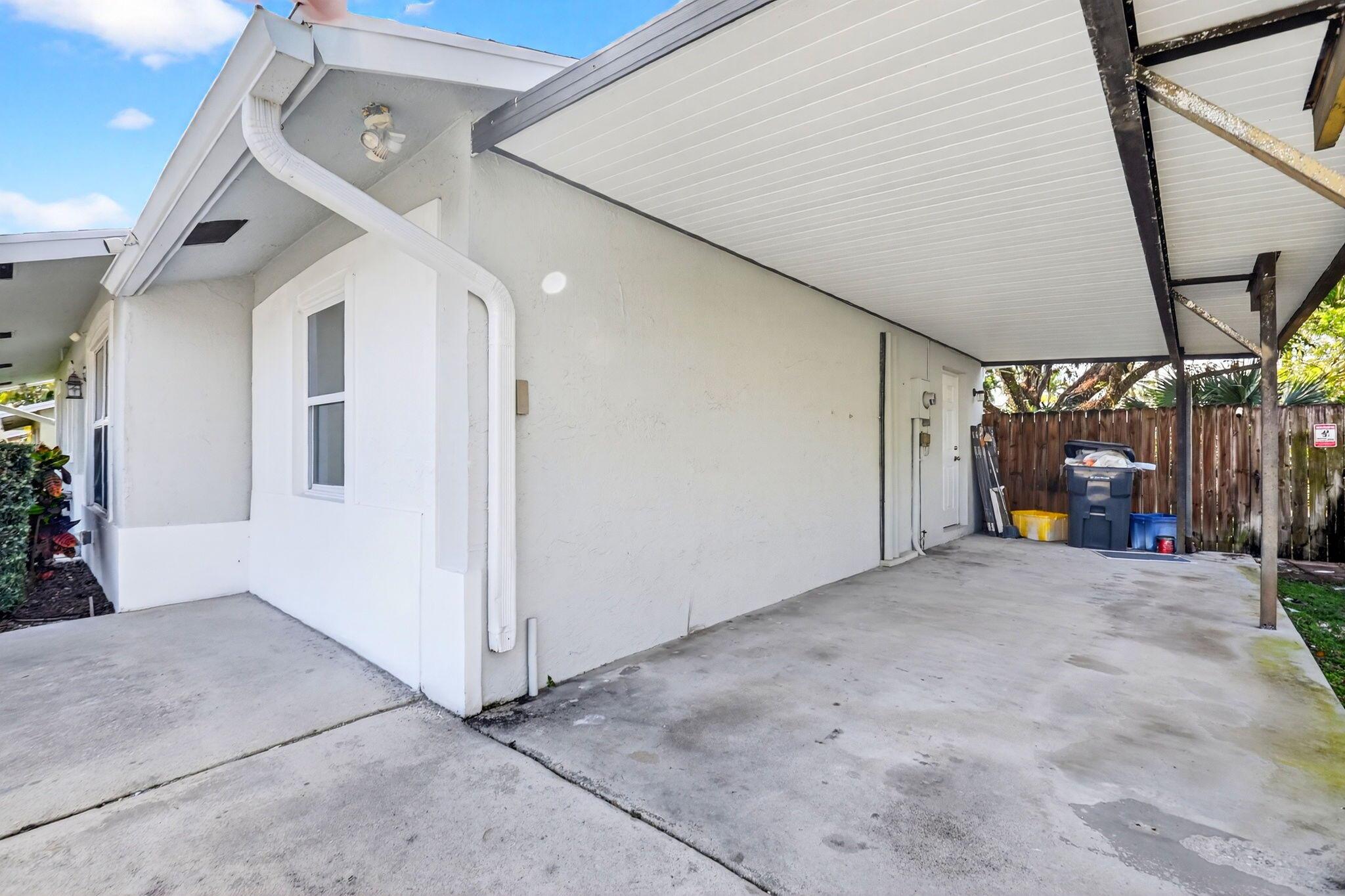 CONCEPT HOMES OF LANTANA - Residential Lease