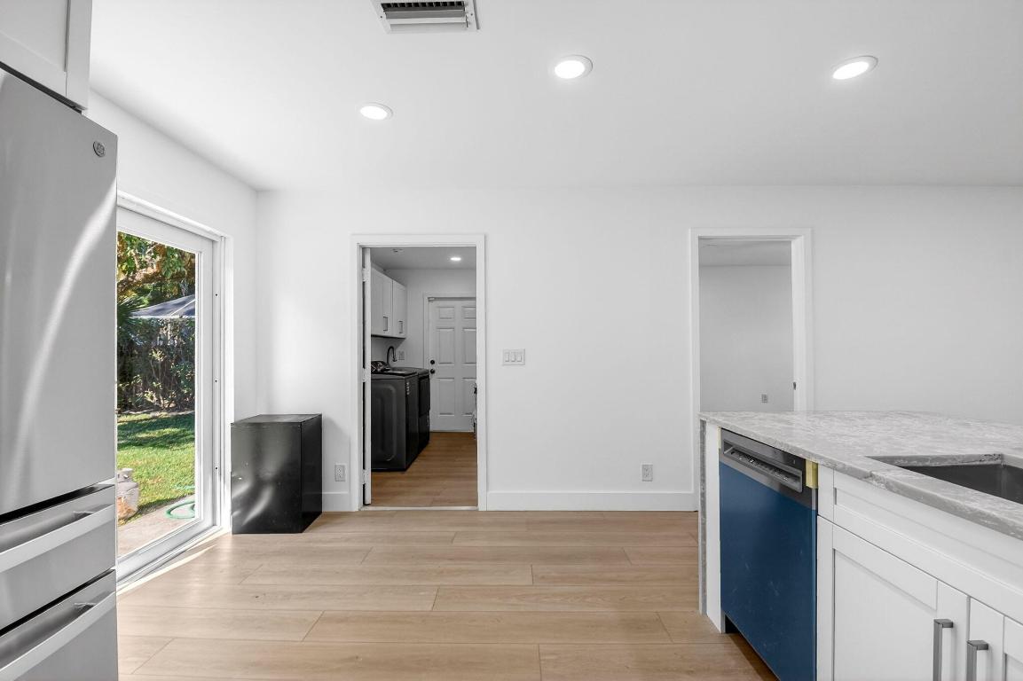 CONCEPT HOMES OF LANTANA 2 - Residential Lease