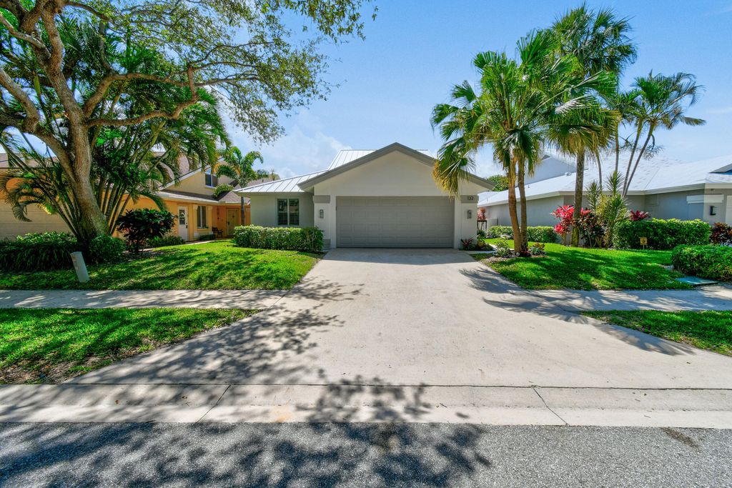Photo of 132 Cape Pointe Circle, Jupiter, FL 33477 (MLS # R11005111)