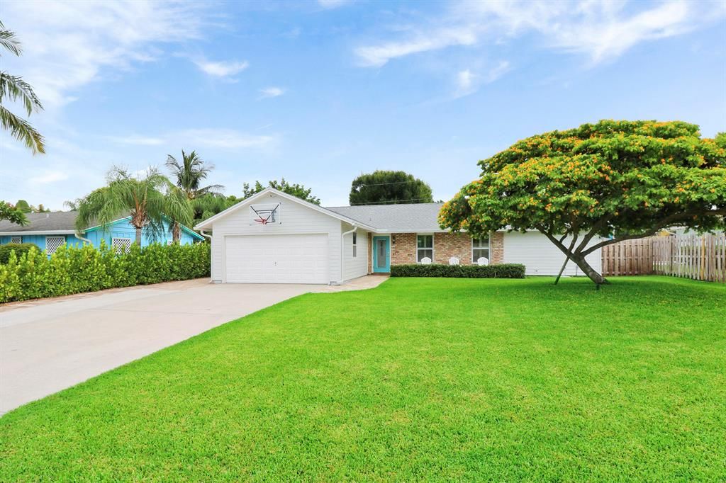 Photo of 4079 Russell Street, Tequesta, FL 33469 (MLS # R10905337)