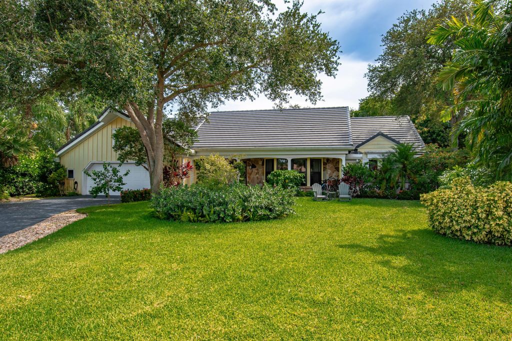 Photo of 6962 S Grande Drive, Boca Raton, FL 33433 (MLS # B26048170)