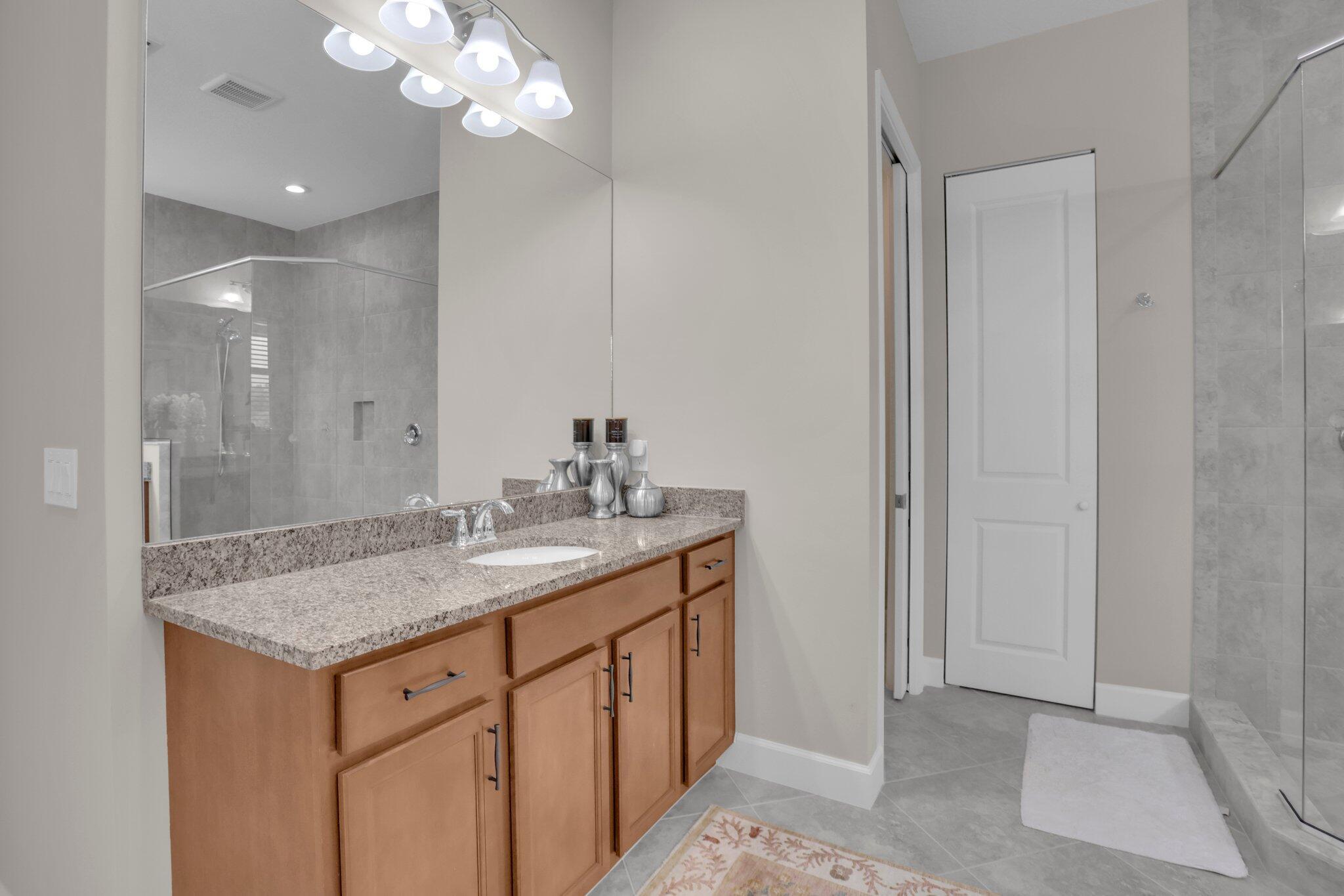 GROVES OF WESTLAKE PHASE - Residential Lease