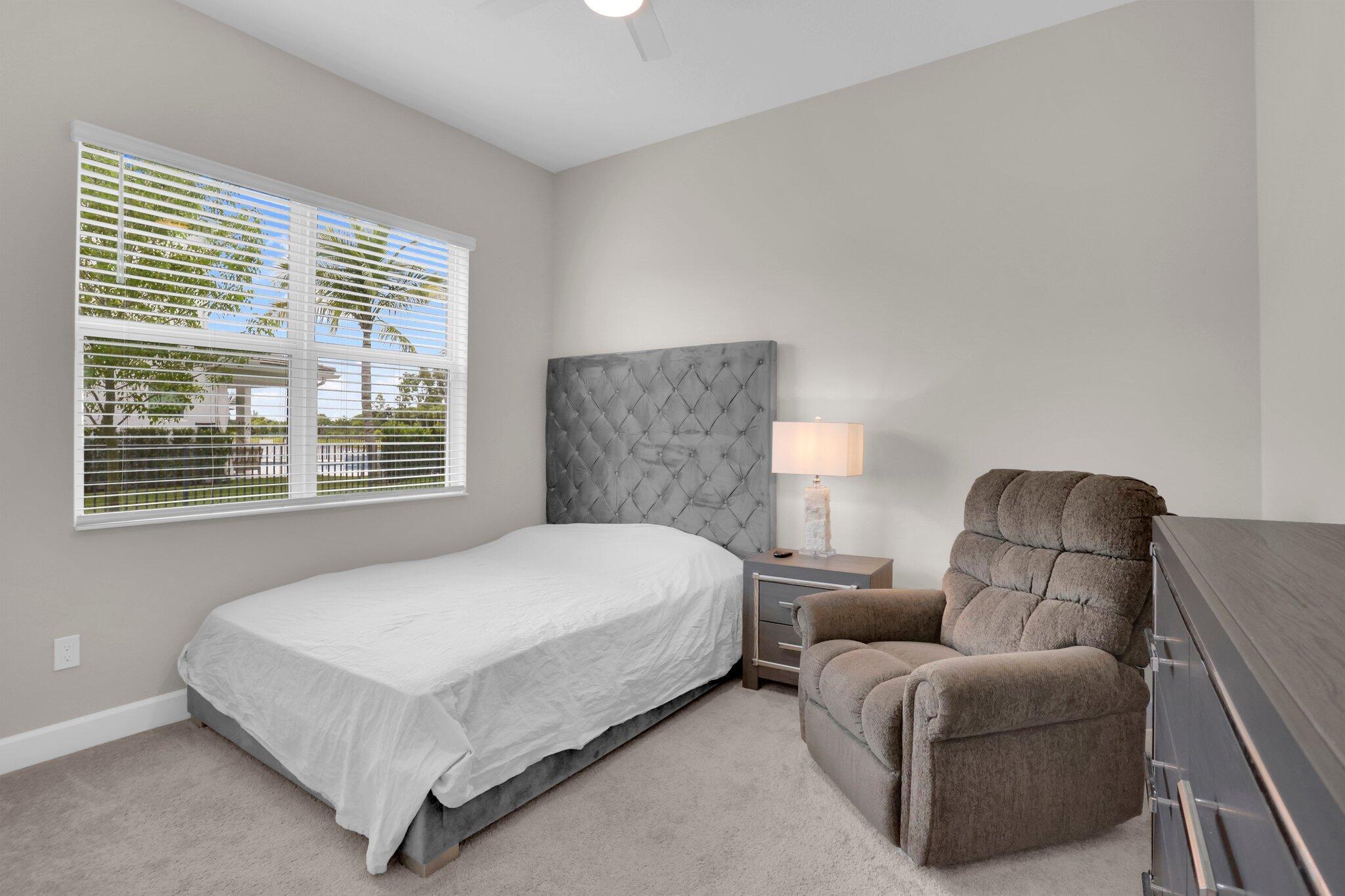 GROVES OF WESTLAKE PHASE - Residential Lease